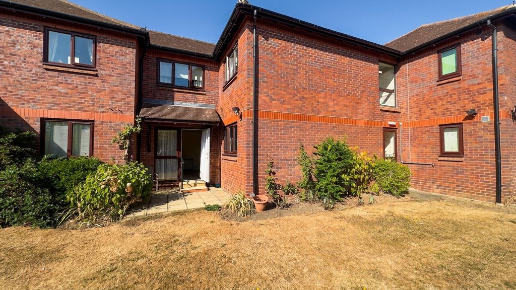 Property photo 1 of 12