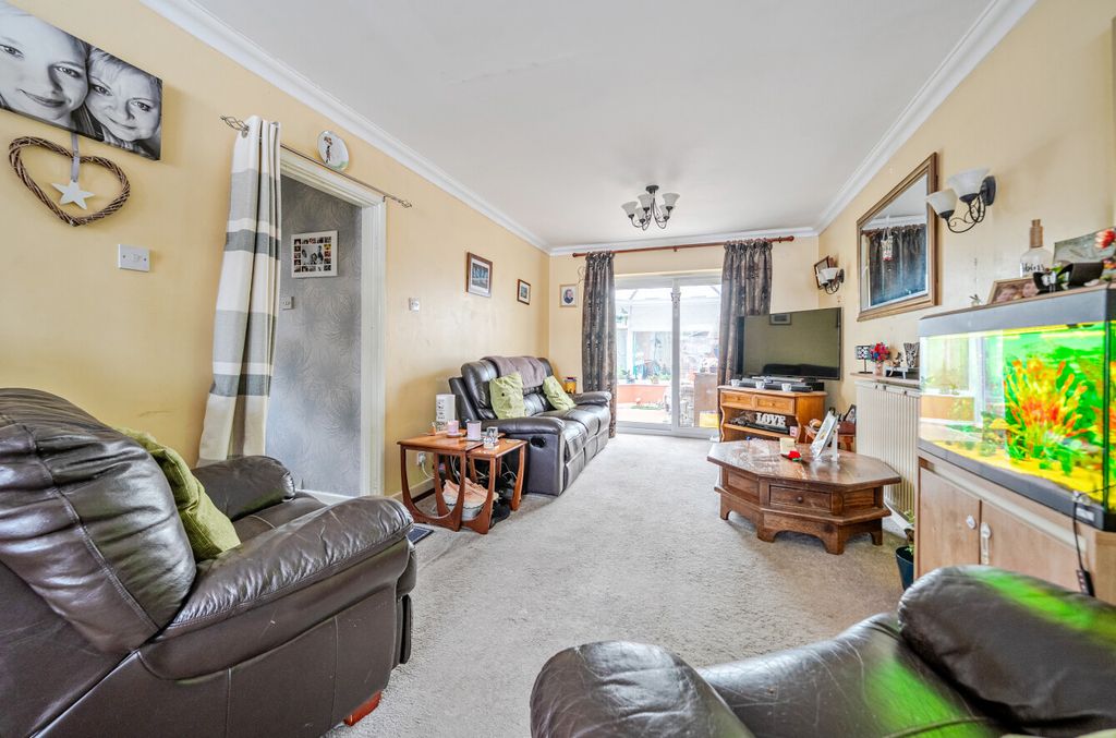 Property photo 3 of 12 1445973-6-69De791...