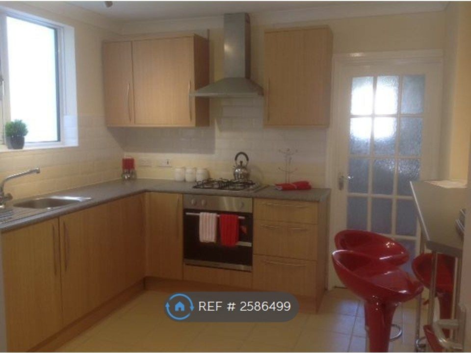 Property photo 1 of 9 Kitchen