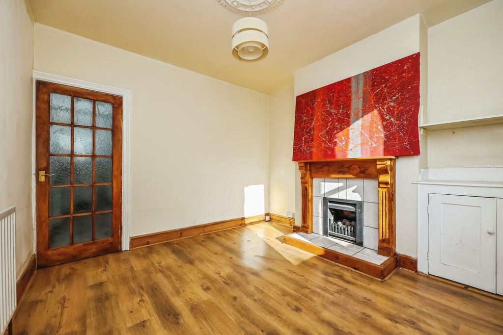 Property photo 2 of 12