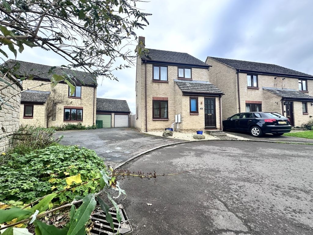 Property photo 1 of 16 Front