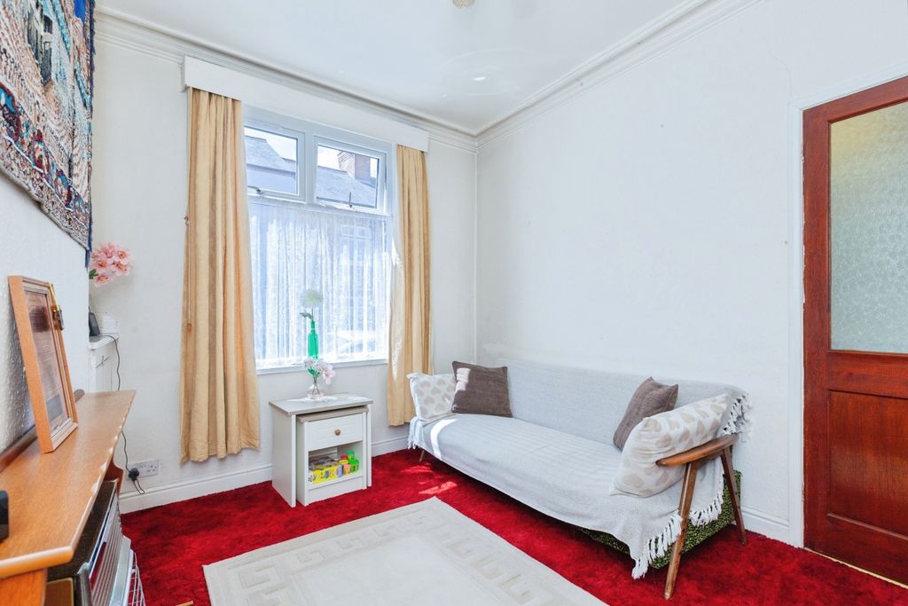 Property photo 3 of 14 Pbox-Img.Jpg