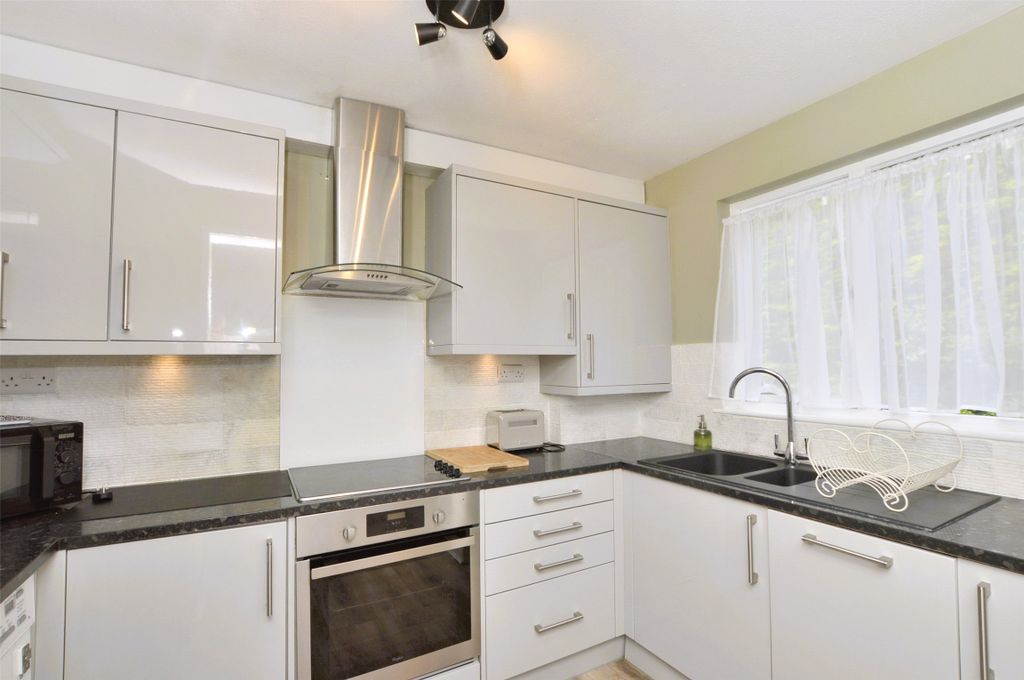 Property photo 3 of 13 Kitchen