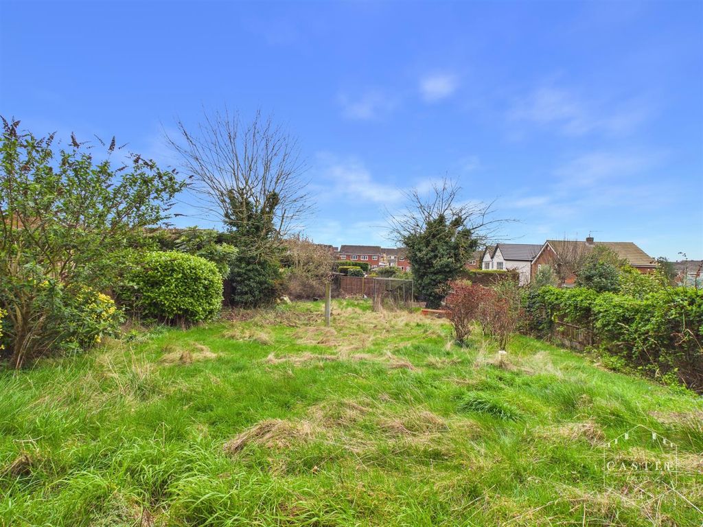 Property photo 2 of 17 Outside