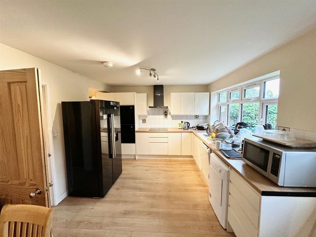 Property photo 1 of 10 Kit.Jpg