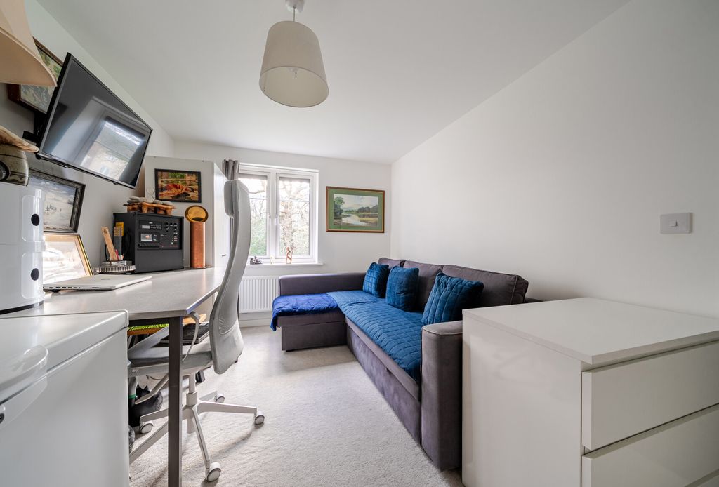 Property photo 3 of 18 1402819-15-697A34...