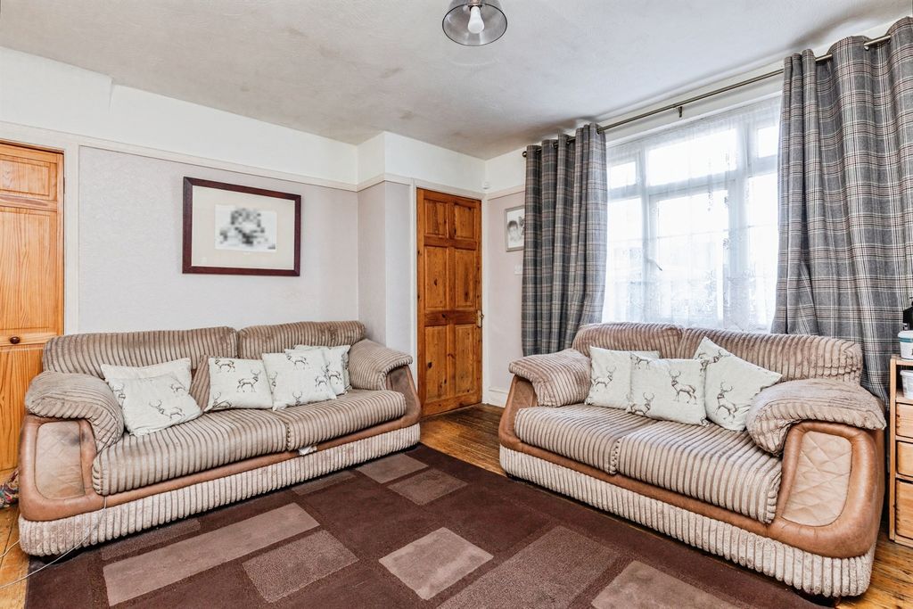 Property photo 2 of 23