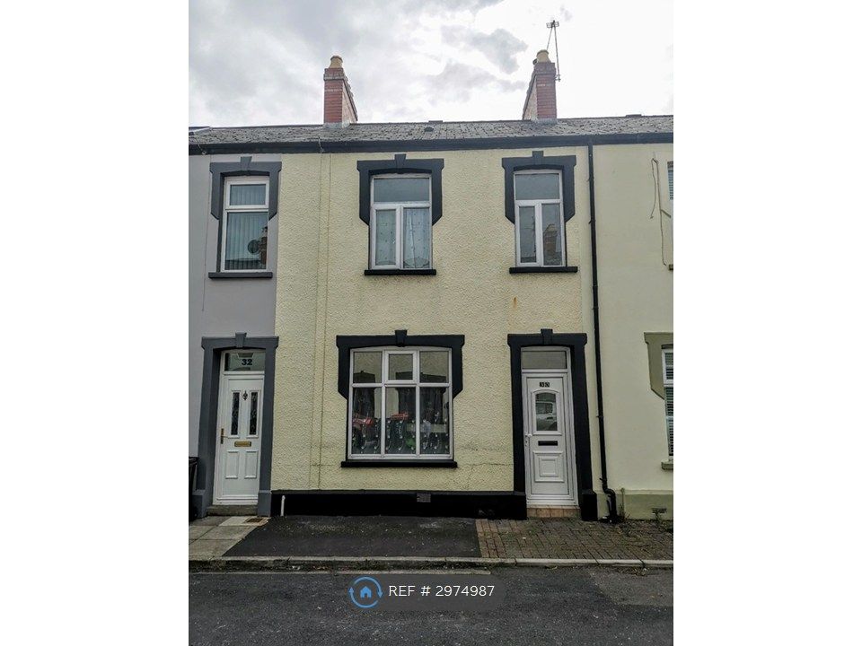 Property photo 2 of 11