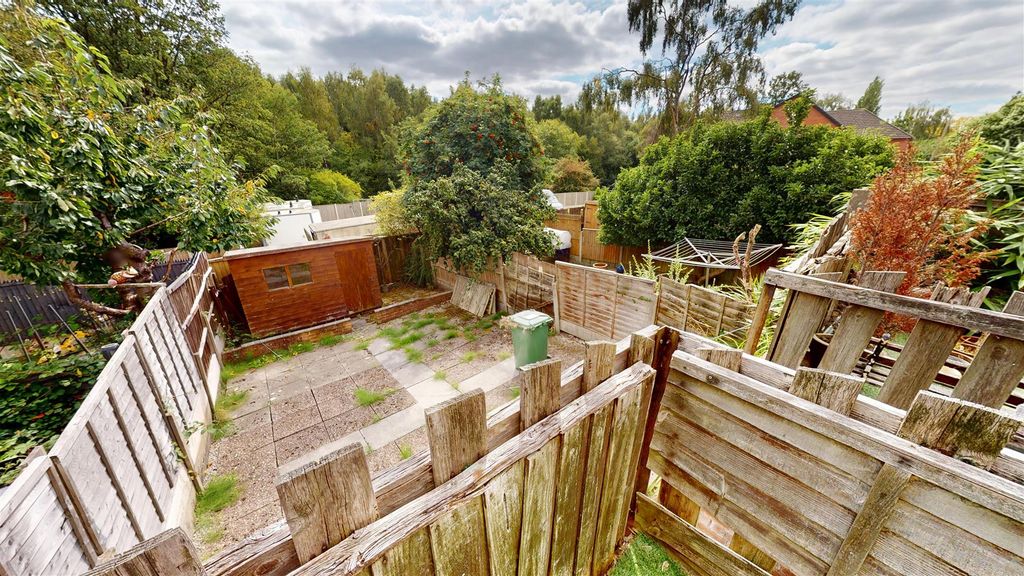 Property photo 2 of 16 Chadwick Road Rear Garden