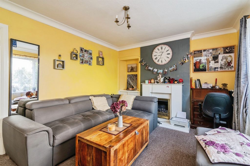 Property photo 2 of 17