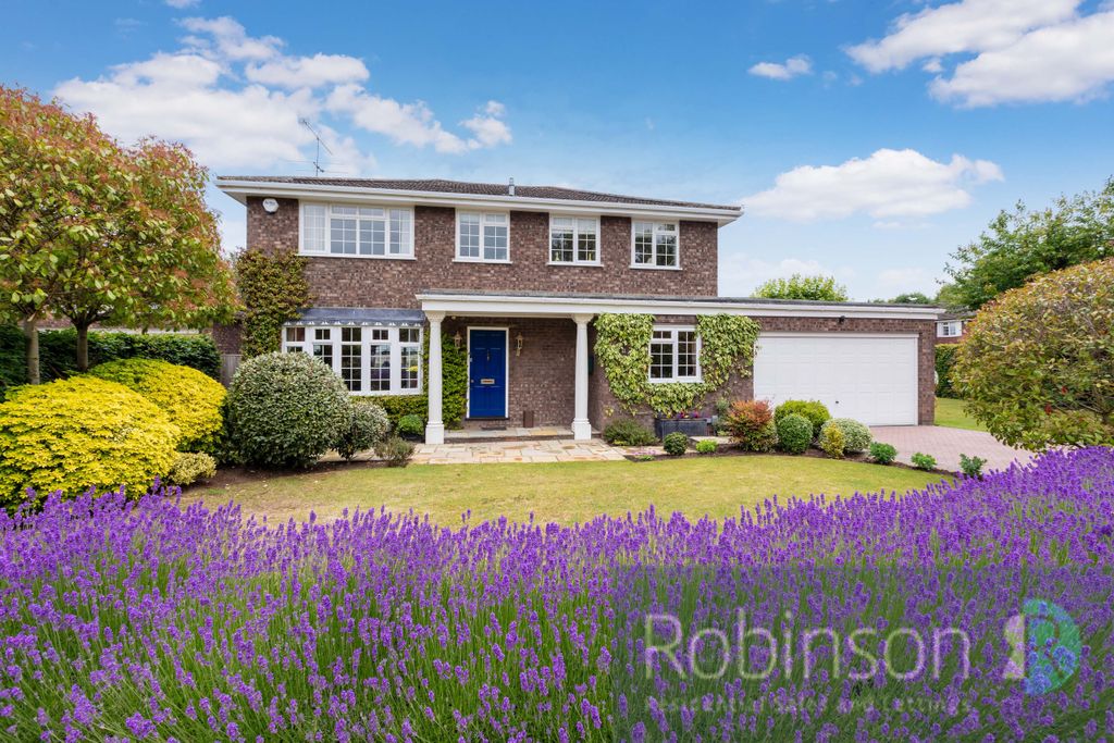 Property photo 1 of 20 11 Silvertrees Drive-11