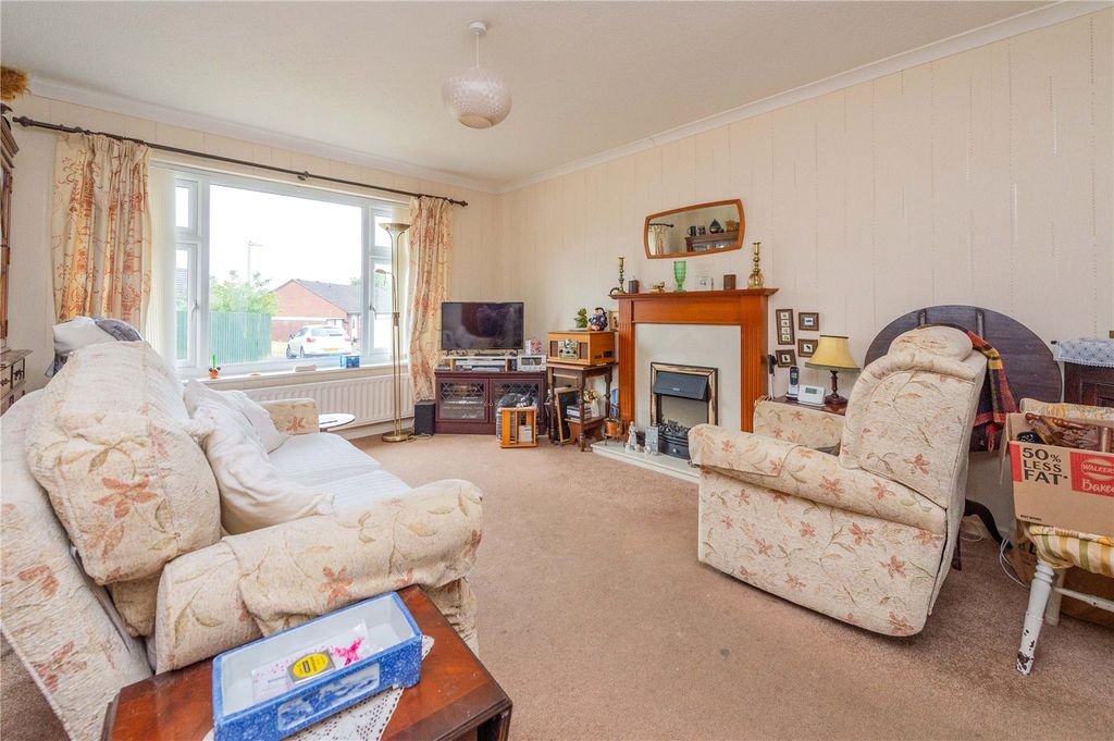 Property photo 3 of 17 Picture No. 10