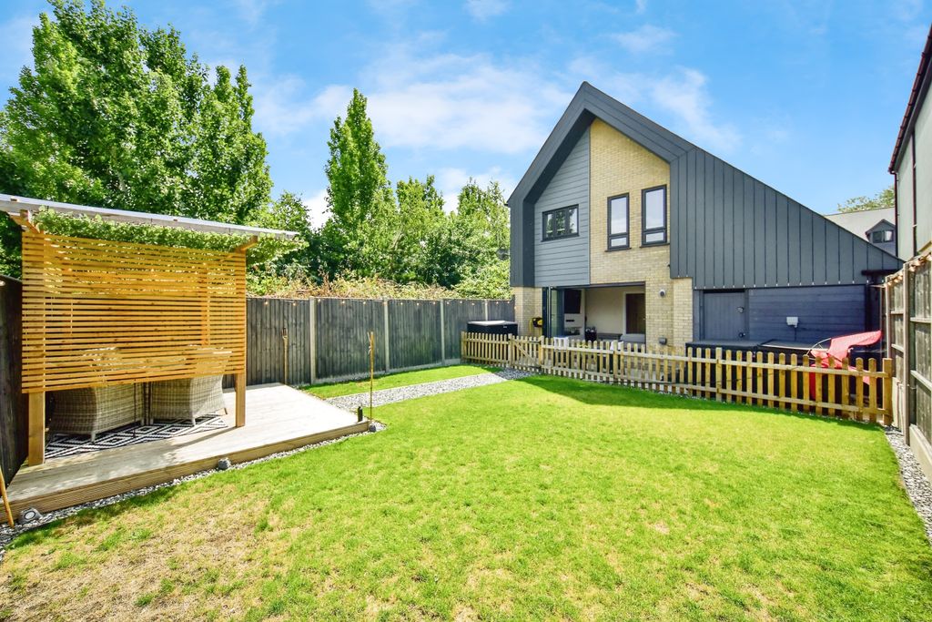 Property photo 3 of 20