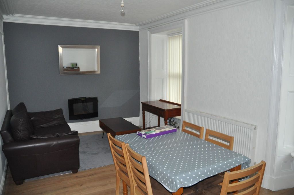 Property photo 1 of 8 Photograph 1