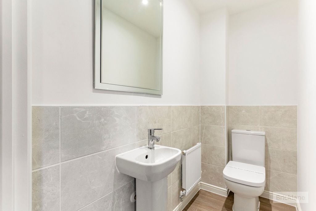 Property photo 3 of 10 Cloakroom/wc