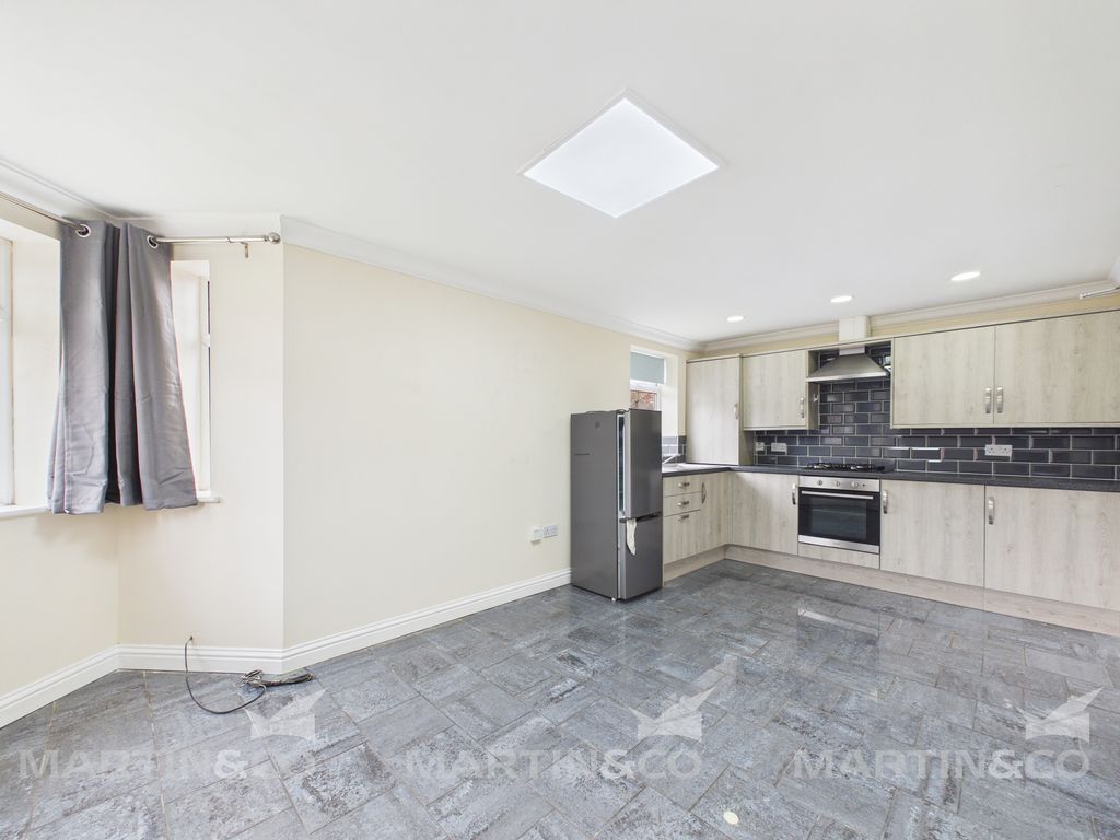 Property photo 2 of 10 Cam02406G0-Pr0596-Still001