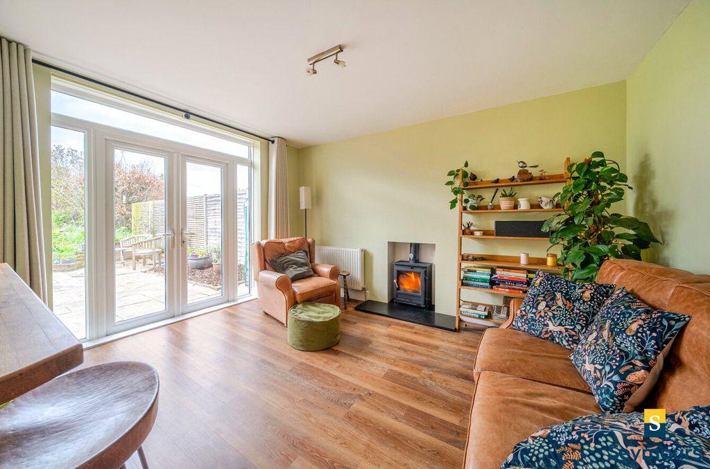 Property photo 3 of 21 Dining Room