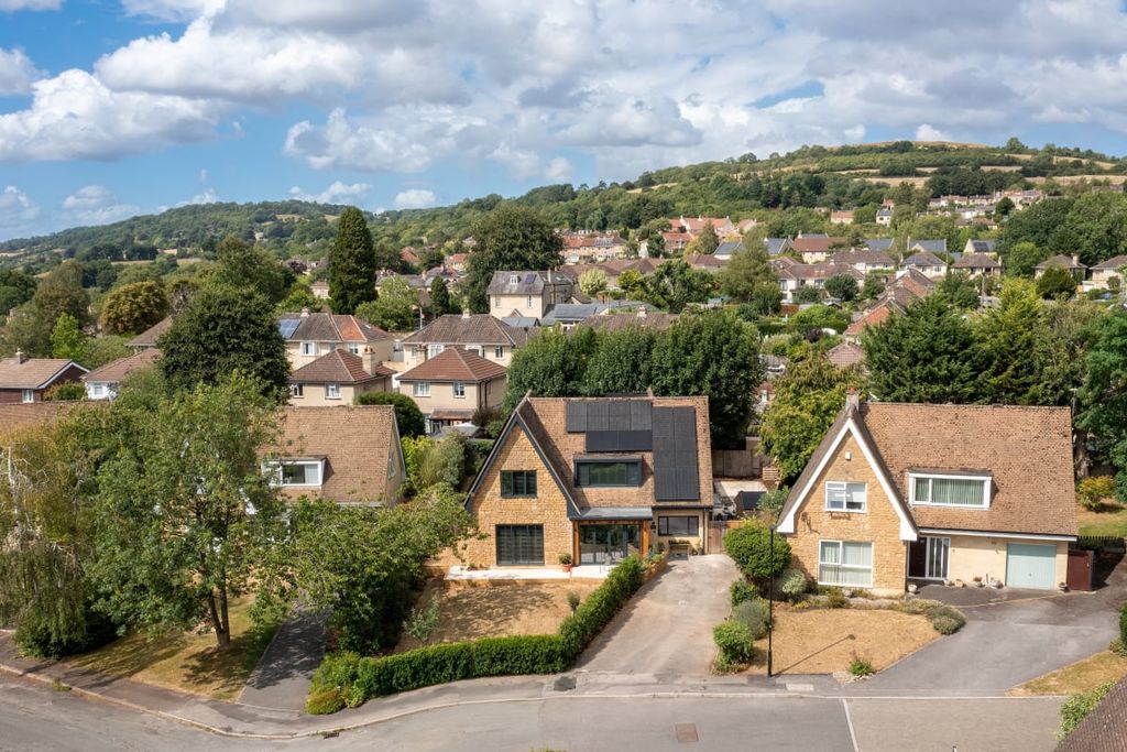 Property photo 1 of 40