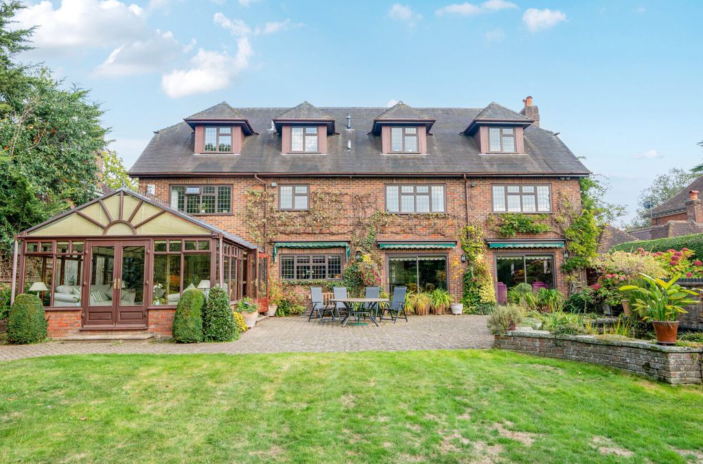 Property photo 3 of 37 1360553-23-68Dadb...