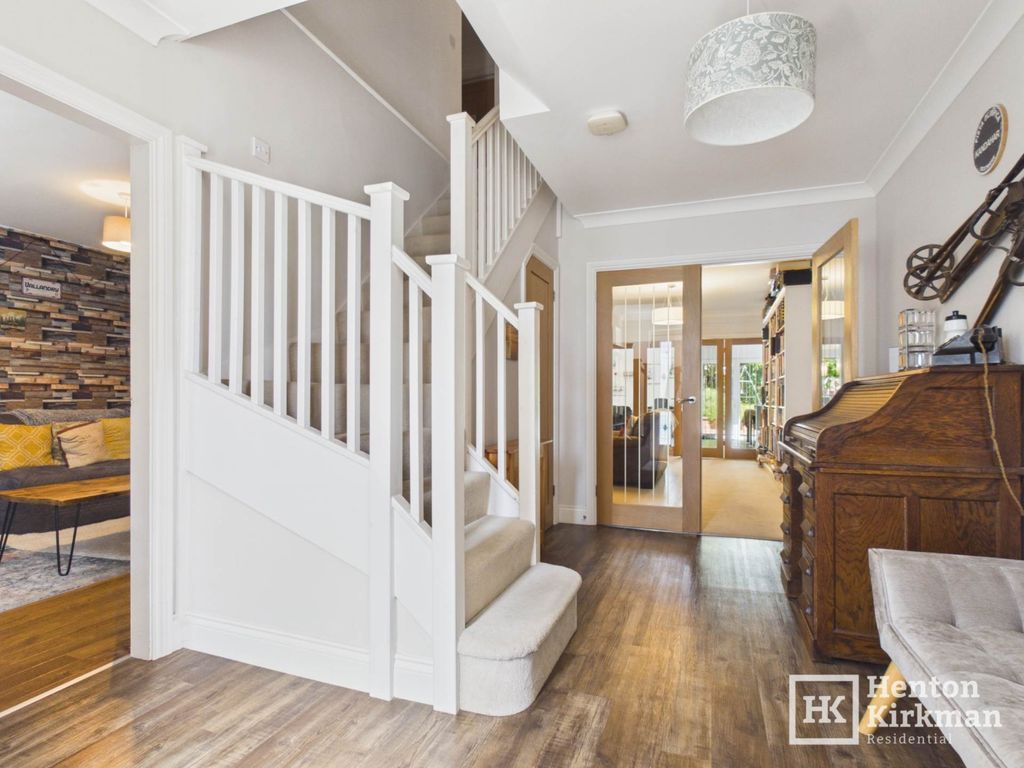 Property photo 3 of 33
