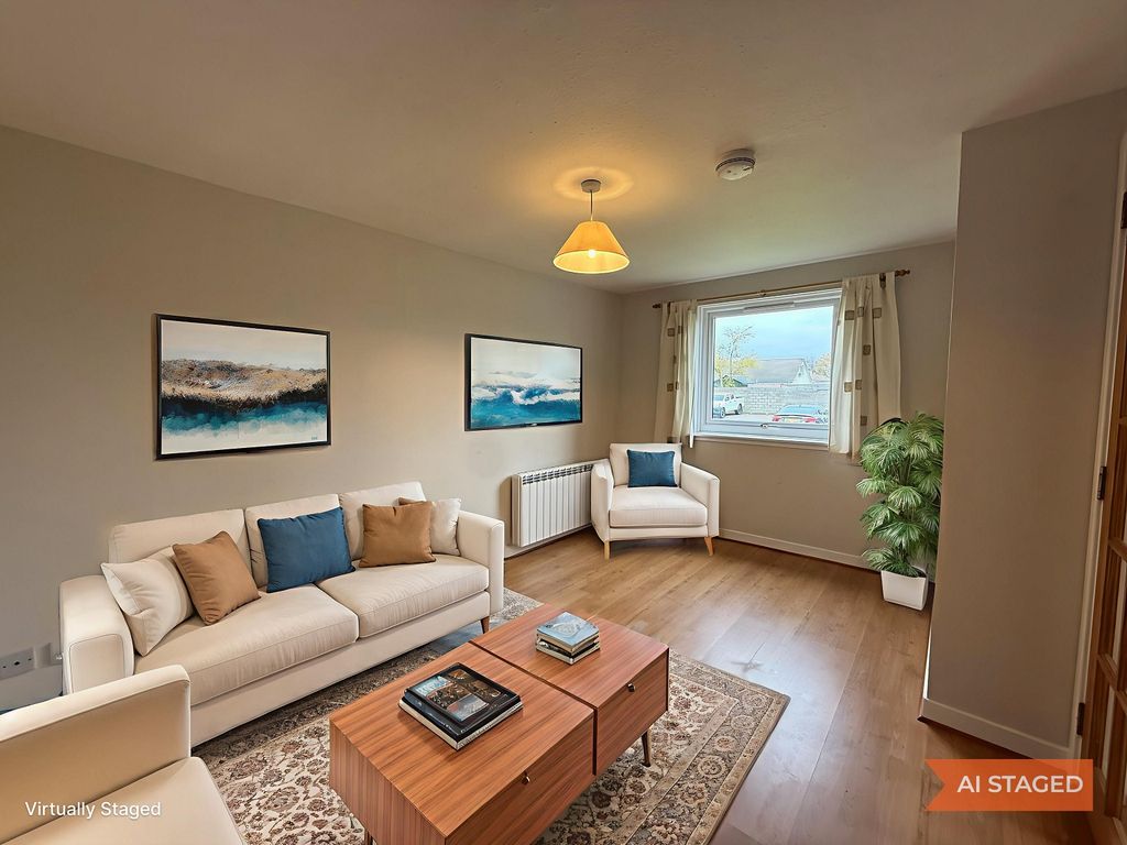 Property photo 3 of 7 Lounge