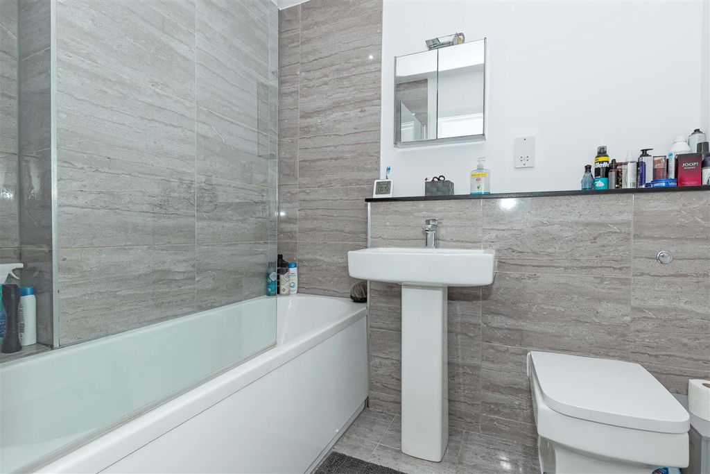 Property photo 3 of 10 63 Westmoreland_2.Jpg