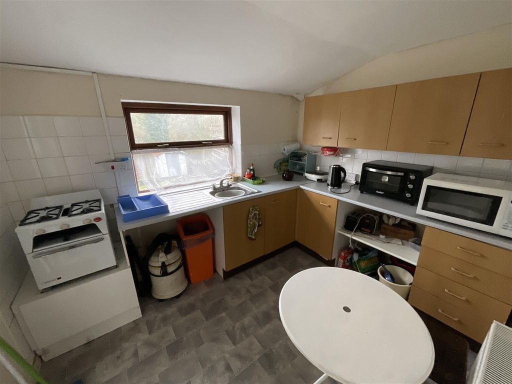 Property photo 3 of 16 Img_8061.Jpg