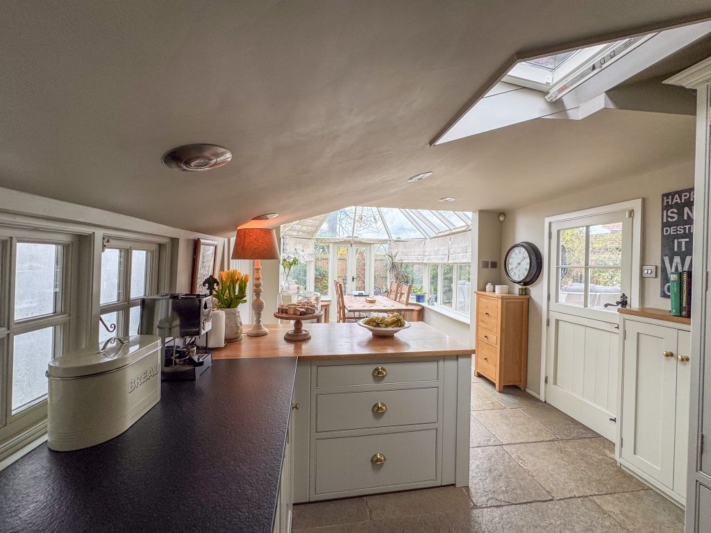 Property photo 3 of 59 Img_9076