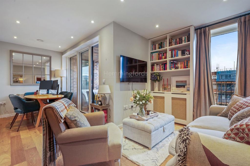 Property photo 3 of 14 10-c89282259-Hmf-Jj-Clift House-46 (1)-Medium.Jpg