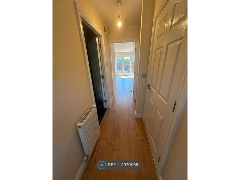 Property photo 2 of 20 Hallway