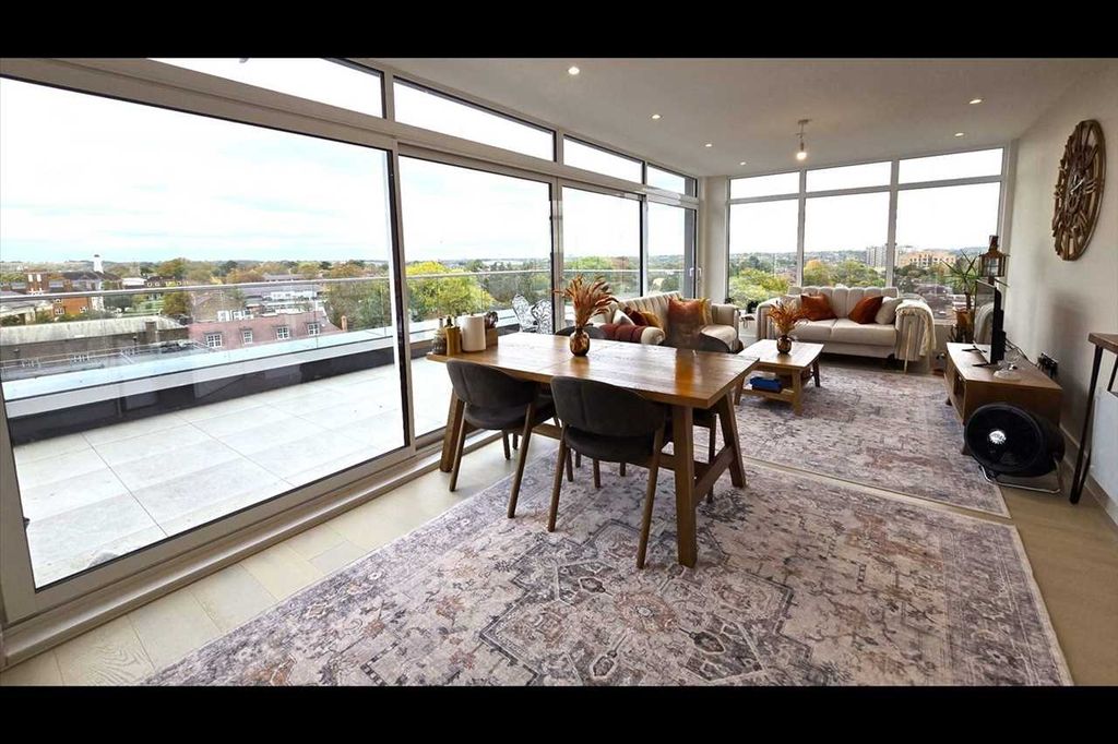 Property photo 2 of 11