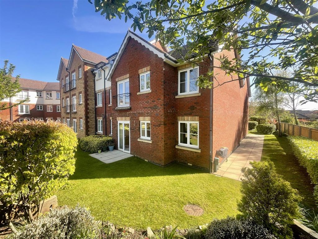 Property photo 1 of 12