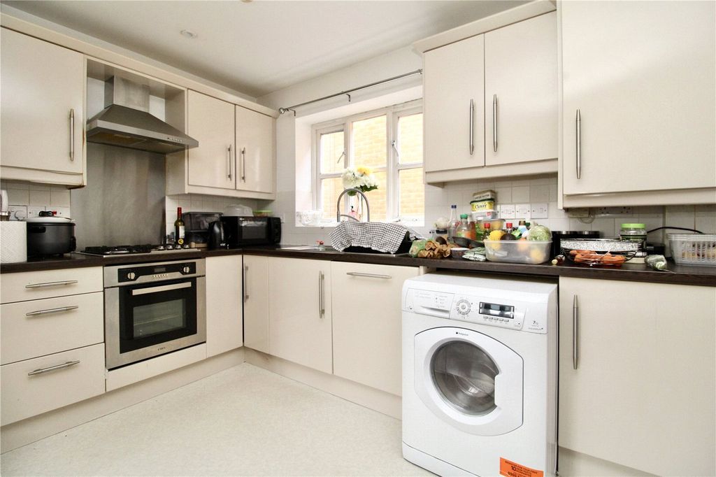Property photo 3 of 14 Kitchen