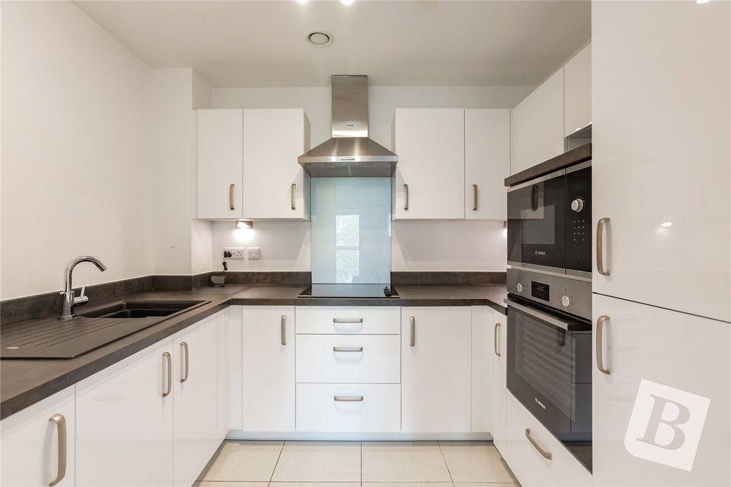Property photo 1 of 11 Kitchen