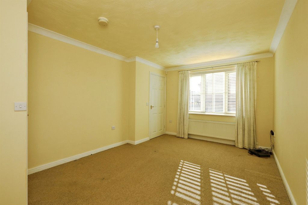 Property photo 2 of 8