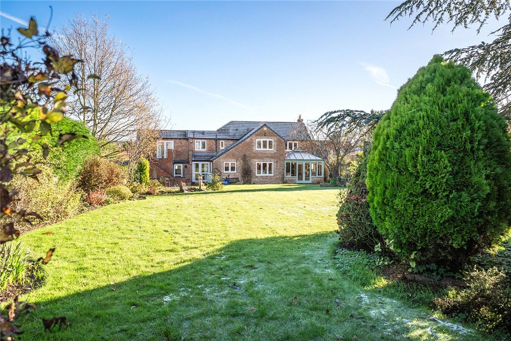 Property photo 2 of 21 Picture No. 08