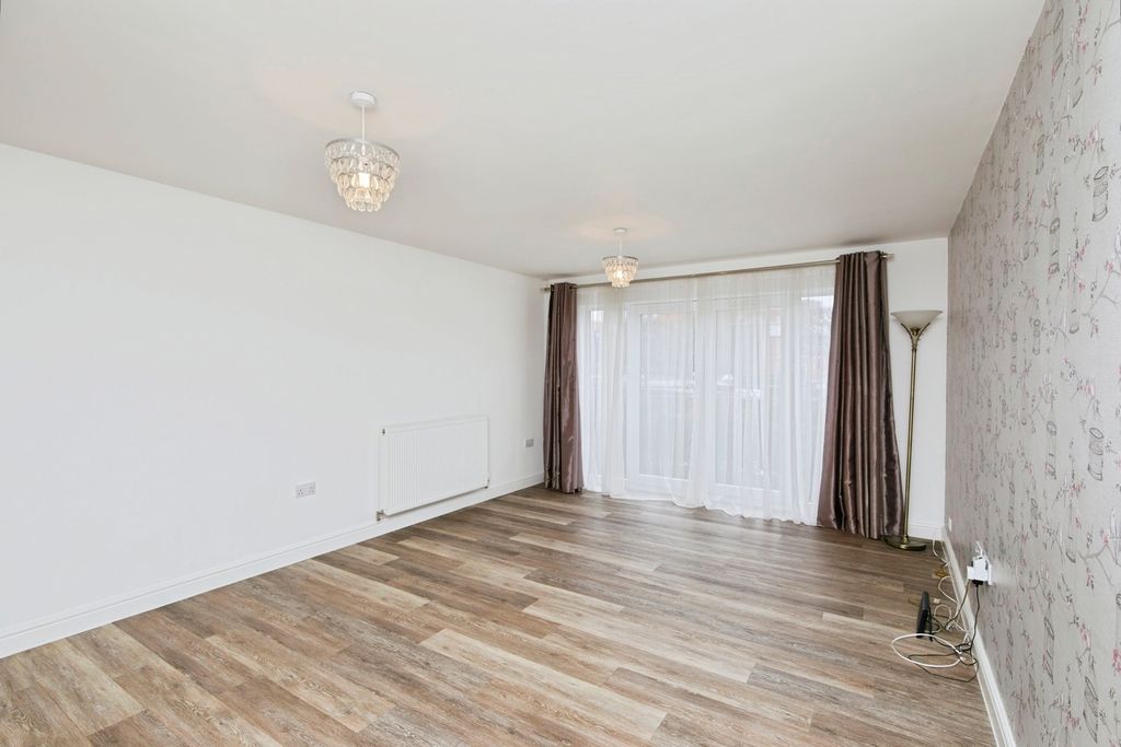 Property photo 2 of 17 Pbox-Img.Jpg