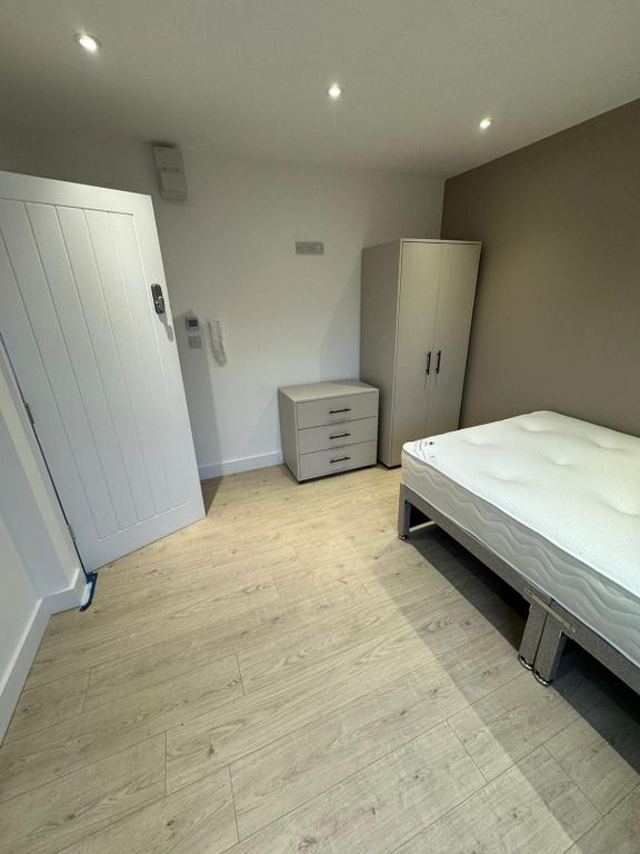 Property photo 2 of 3 Room