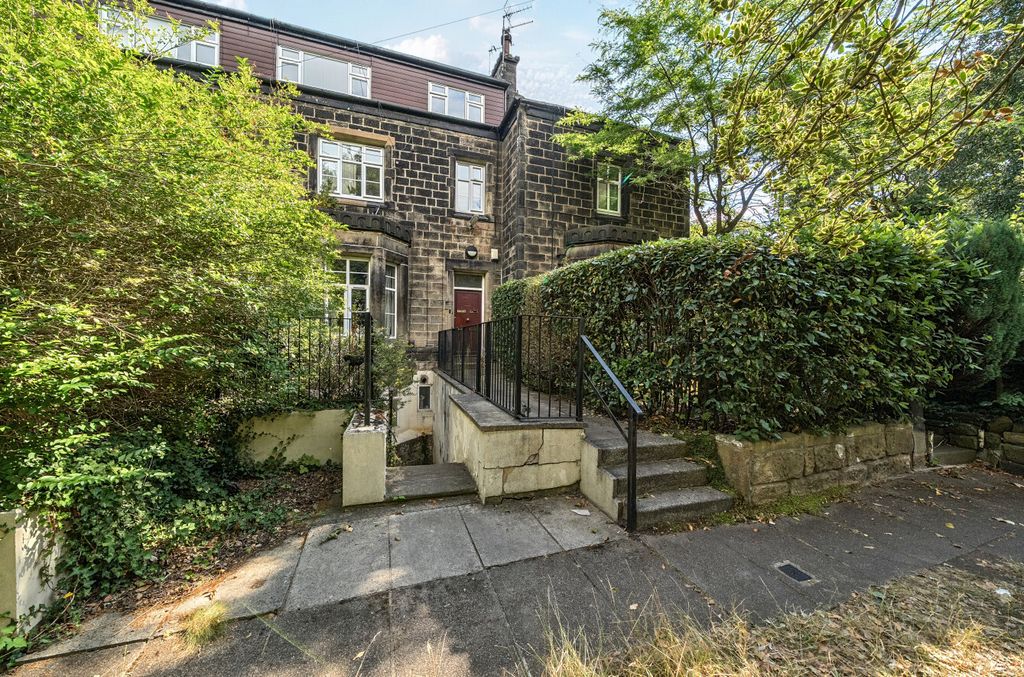 Property photo 1 of 16 External