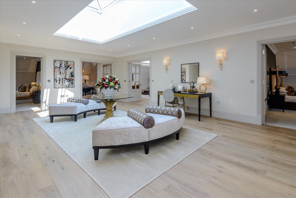 Property photo 2 of 12 Image