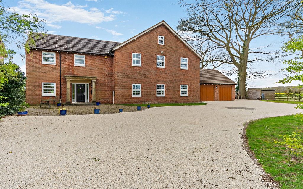 Property photo 1 of 19 Front View