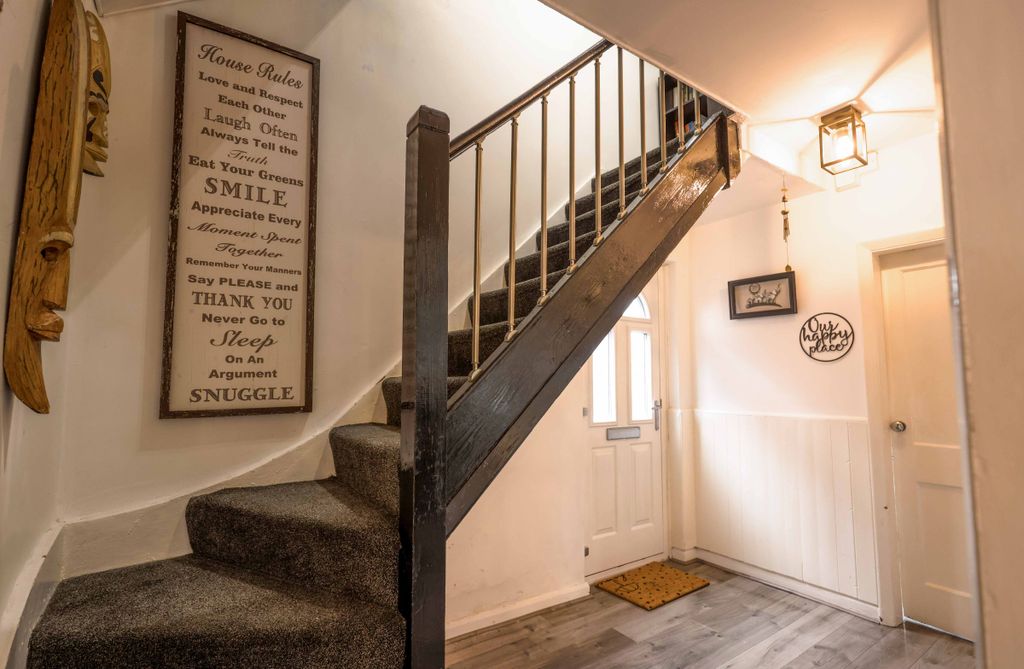 Property photo 2 of 24