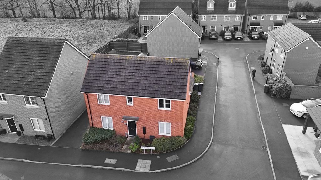 Property photo 1 of 28