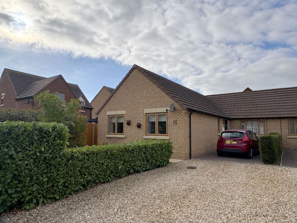 Property photo 1 of 19 3Â Bedroom Semi Detached Bungalow For Sale