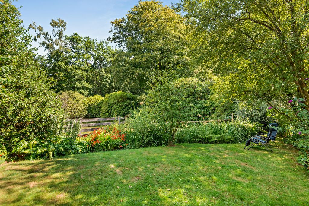 Property photo 3 of 38 Photo 11