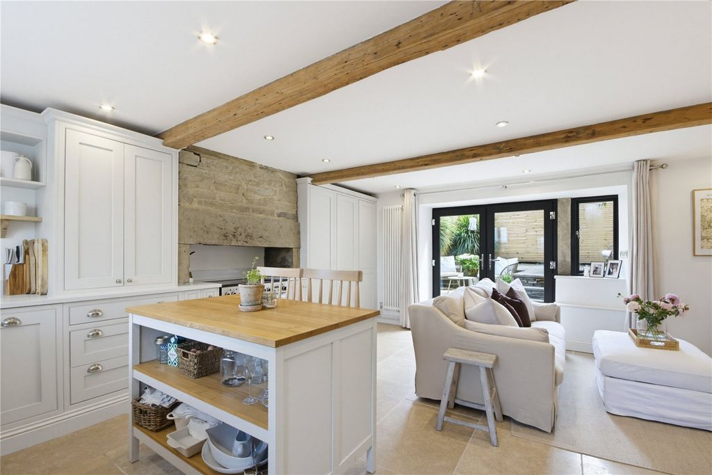 Property photo 1 of 19 Open Plan Living