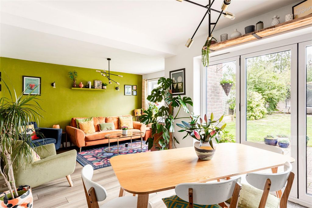 Property photo 2 of 22 81 Queens Road-18.Jpg