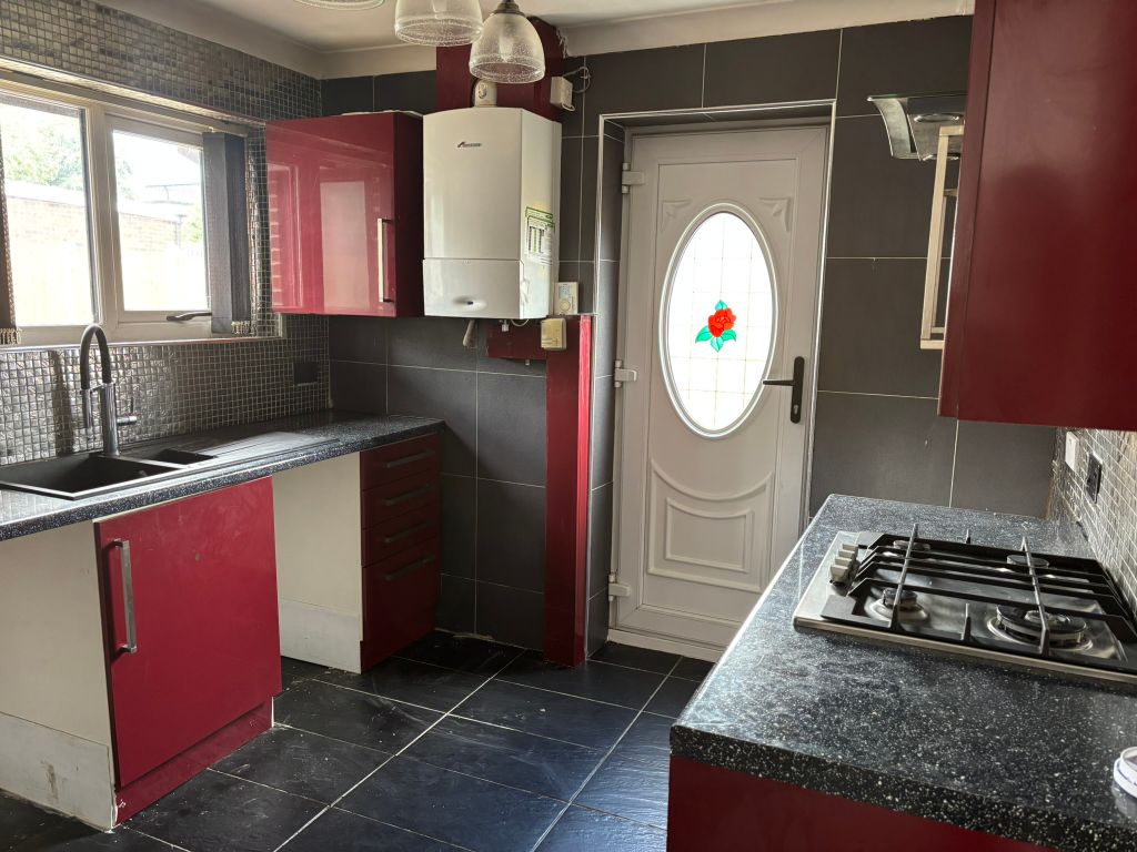 Property photo 3 of 15 Kitchen