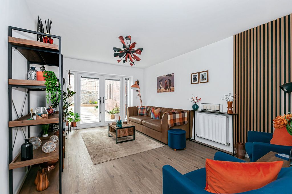 Property photo 2 of 24