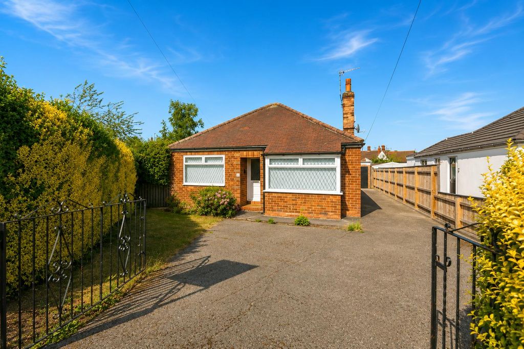 Property photo 1 of 17 Front External